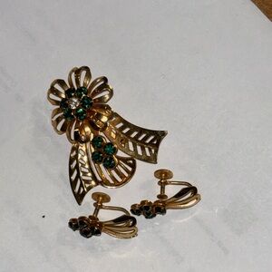 Elegant Gold and Green Floral Earrings